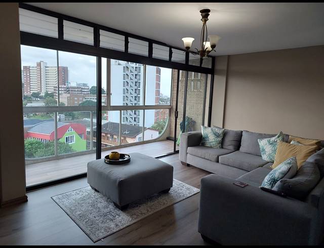 2 BEDROOM FLAT FOR SALE IN WESTRIDGE